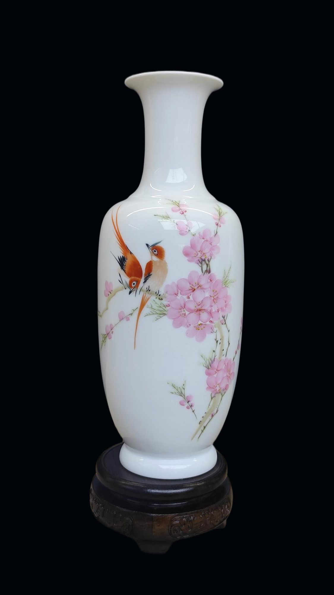 春绶衔桃玉净瓶(作品编号352)